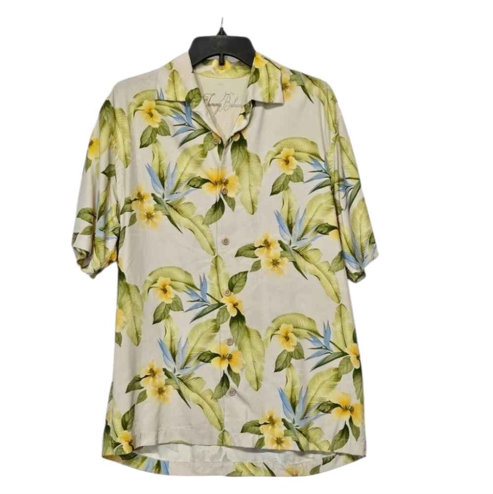 Tommy Bahama 100% Silk  Button Up Floral Hawaiian Shirt Size S